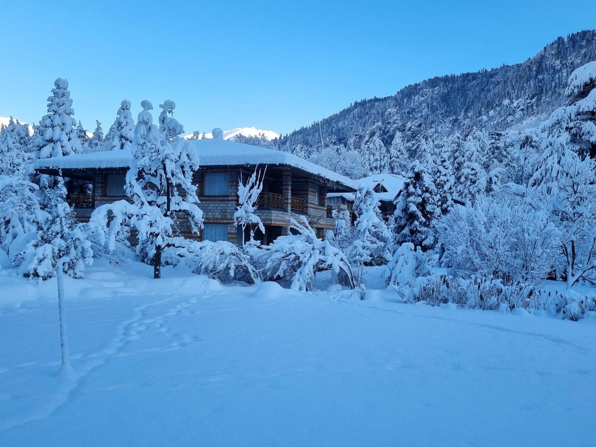 Banon Resorts Manāli Exteriör bild