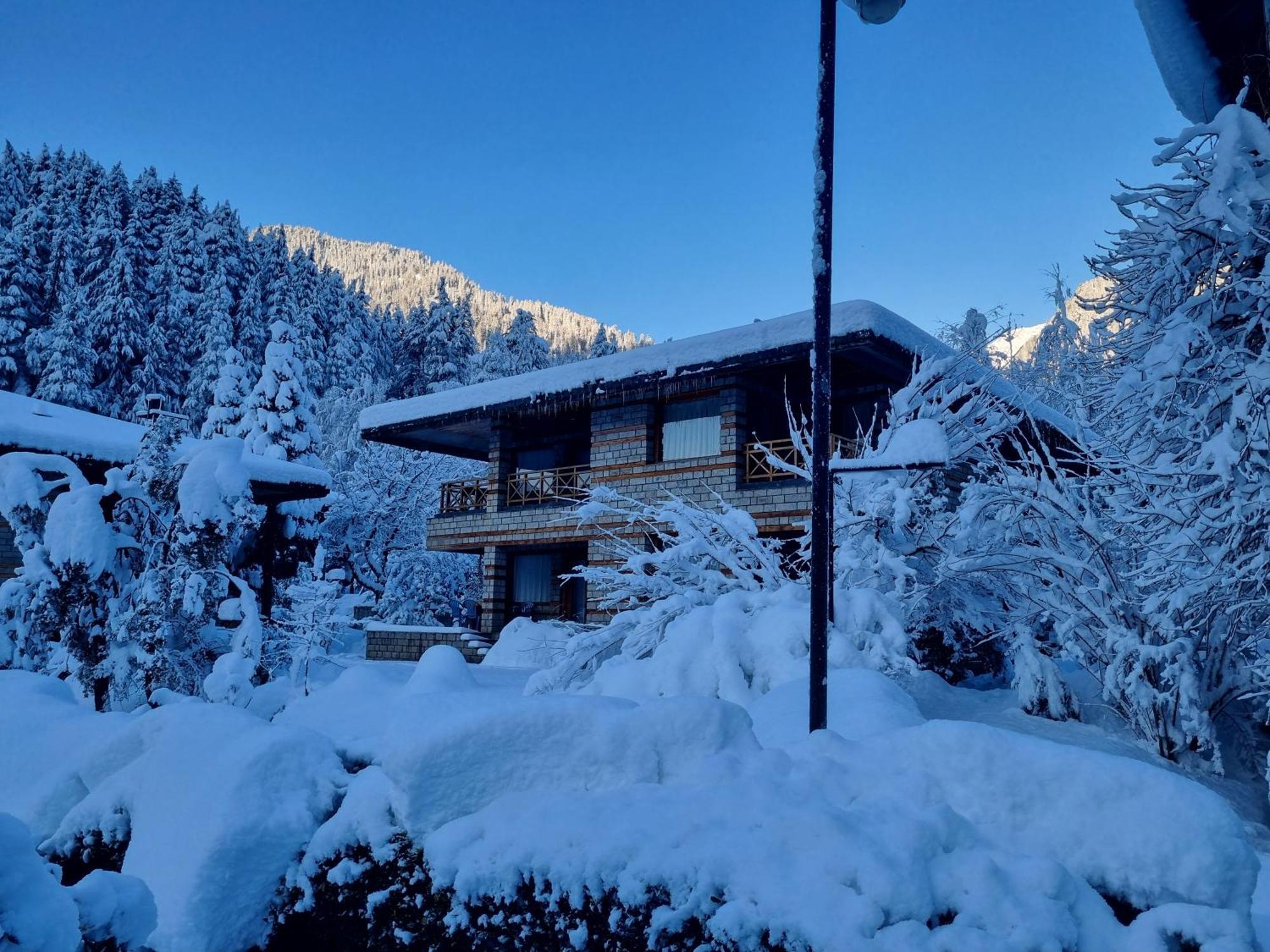 Banon Resorts Manāli Exteriör bild